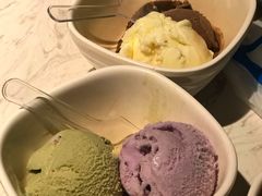 冰淇淋自助-哥老官重庆美蛙鱼头(西湖银泰十一哥店)