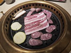 -蚂蚁洞·烤肉大营地(上海静安大悦城店)