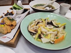 -天龙宝严素食馆(大兴善寺店)