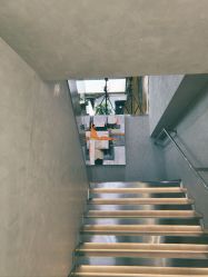 -变画·发型STUDIO