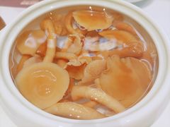 -洪氏嗨捞·广东猪肚鸡·椰子鸡火锅(西咸万象城店)