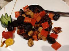 黑蒜鲍菇牛肉粒-采粤轩中餐厅(惠州金海湾喜来登度假酒店)