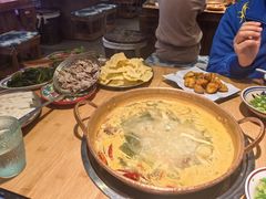 -洱火云南酸菜牛肉火锅(石景山当代商城店)