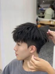 -尤司男士国潮理发馆