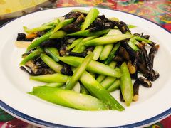 -闯关东东北农家菜(崂山石老人店)
