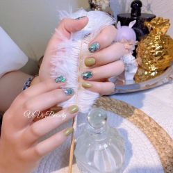 -VIVI BEAUTY  美甲美睫皮肤管理中心