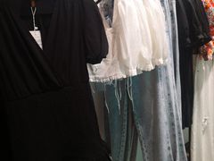 -URBAN REVIVO(上海中庚漫游城店)