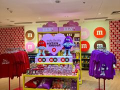-m豆巧克力世界(上海世茂广场店)