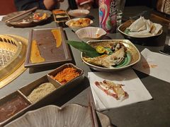 -铭牛烧肉·和牛海鲜自助(高新月牙湖店)