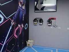 -VR+乐园·VR电竞·家庭亲子·密室逃脱·轰趴团建