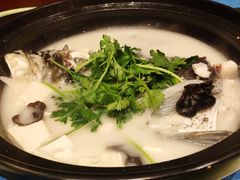 浓汤鱼头-老淳安—伴山伴湖(千岛湖开元度假村店)