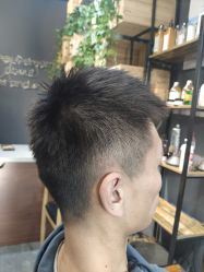 -MOVAN  HAIR莫凡匠人发型屋