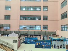 -上海市工商外国语学校