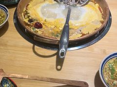 -洱火云南酸菜牛肉火锅(石景山当代商城店)