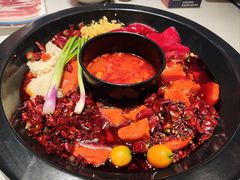 -爱你您·自家鱼塘·活水喷泉鱼火锅(八里店)