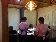 大堂-龙泉人椰子鸡.糟粕醋.海南菜(三亚旗舰店)