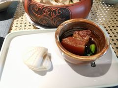 荷夹东坡肉-杭州西湖柳莺里酒店·闻莺厅