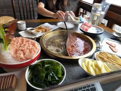 -小天鹅火锅·一线江景洪鼎旗舰店(洪崖洞店)