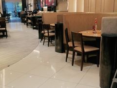 大堂-必胜客(WOW中心城店)