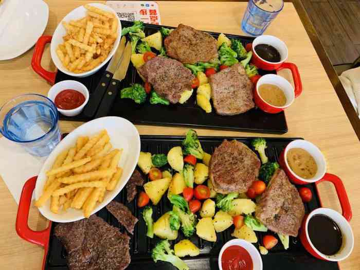 必胜客(青年路店)-"「超牛联盟牛排拼盘」「果木香烤鸭披萨」「.