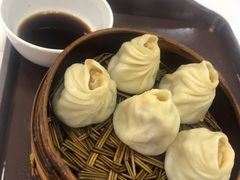 蟹黄小笼包-常州糕团店(北大街新世纪商城店)