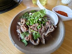 -大众跷脚牛肉馆·非遗传承单位(峨眉山店)
