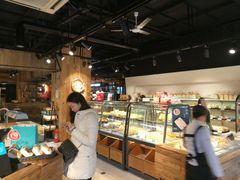 面包甜点陈列柜-罗莎蛋糕Rosa bread(四方坪店)