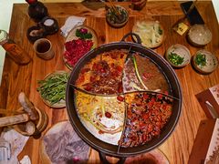 -白乐天毛肚火锅馆(解放碑店)