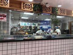 -逸山伍自转小火锅(翠南路店)