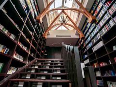 -钟书阁(松江泰晤士小镇店)