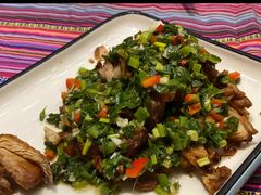 -香巴拉云南餐厅(华莱坞店)