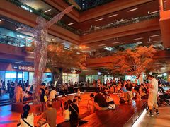 -瑞虹新天地月亮湾