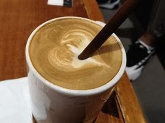 拿铁中杯-猫屎咖啡(陶溪川店)