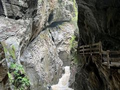 -龙水峡地缝景区