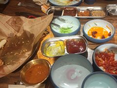 -明洞阿姨·韩式酱蟹烤肉·创意料理(三元桥店)