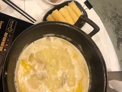 -鲜入围煮花胶鸡海鲜火锅