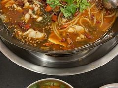 -鸿顺老铁锅美蛙鱼府(解放碑店)
