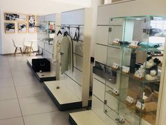 -杭州中沃沃尔沃4S店(滨江区店)