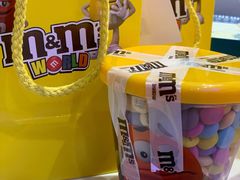 -m豆巧克力世界(上海世茂广场店)