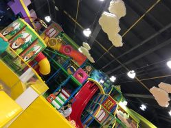 点击看大图 -维佳童话镇演出现场(徐东店)