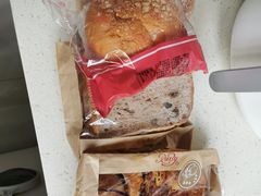-红宝石·鲜奶小方·海派西点房(金杨店)