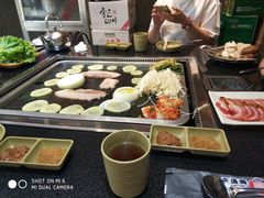 自助取餐区-三通阁石板烤肉