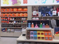 -LINE FRIENDS Garosu-gil Flagship Store