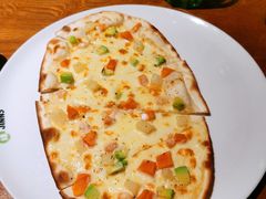 甜菜牛油果鲜虾披萨-JINNS锦时 steak&pizza(浸信会礼拜堂旧址店)