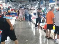 -霞涌市场海鲜摆卖区