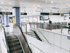 -鞍山新村(地铁站)
