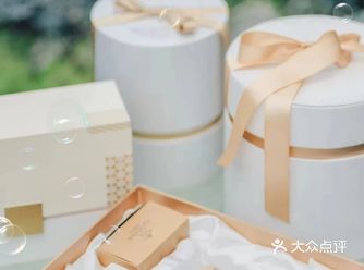 1纯色亚克力伴手礼 材质高级，放在哪里都非常的好看