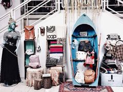 -Retrock Designer Vintage Store