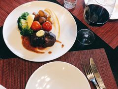 碳烤菲力牛排配土豆泥及红酒汁-WOLFGANG PUCK KITCHEN & BAR(迪士尼小镇店)