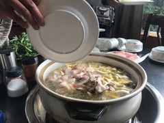 -东巴谷野生菌火锅餐厅